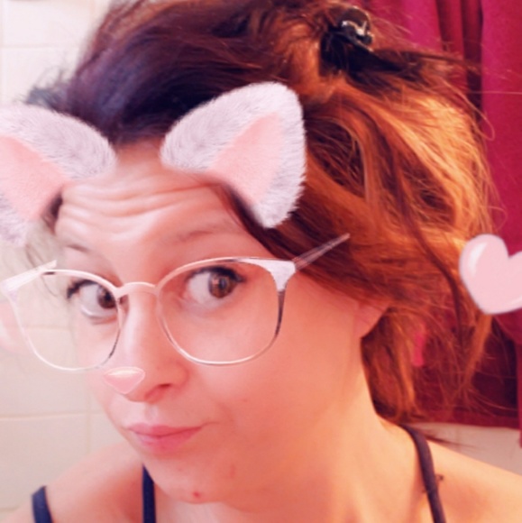 Meet your Posher, Lindsey - Picture 2 of 5